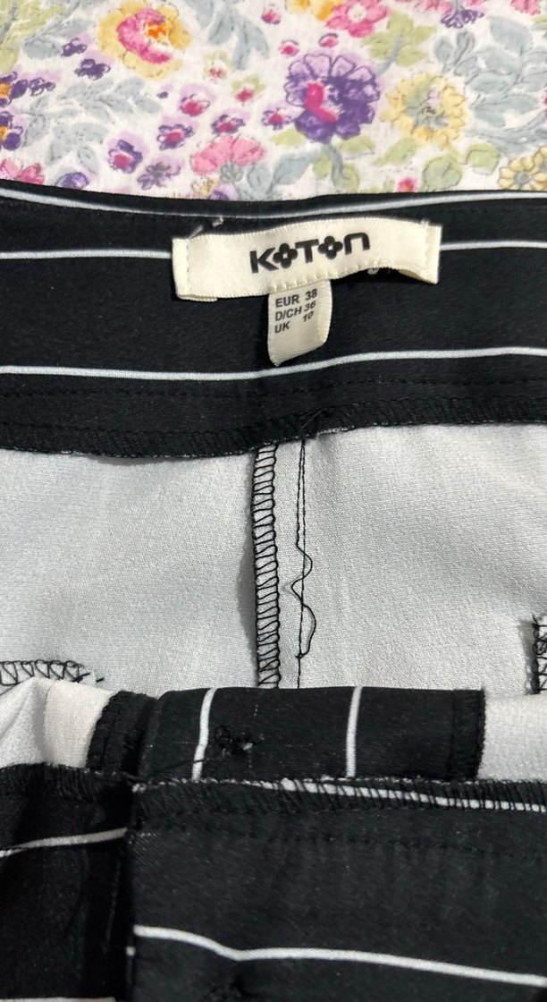 Düğmeli Siyah Çizgili Kadın Kumaş Pantolon - Görsel 3