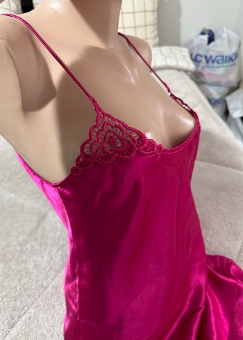 Parlak Pembe İnce Askılı Midi Gecelik - Görsel 5