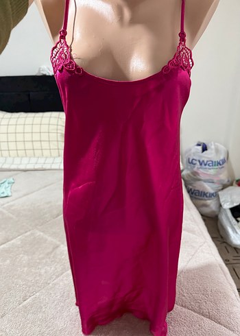 Parlak Pembe İnce Askılı Midi Gecelik - Görsel 4