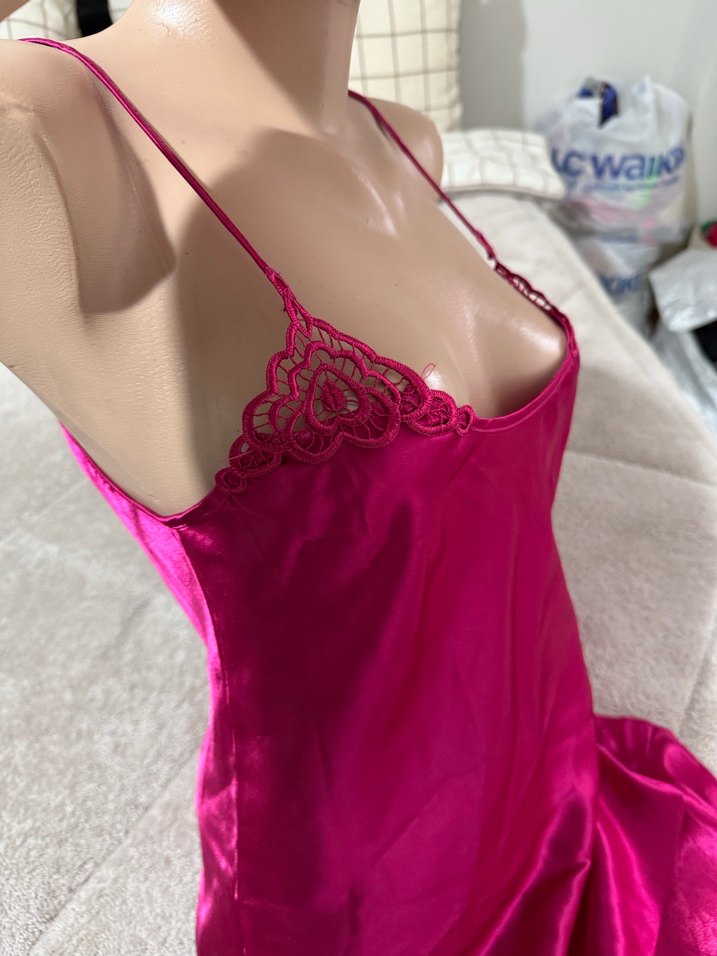 Parlak Pembe İnce Askılı Midi Gecelik - Görsel 5