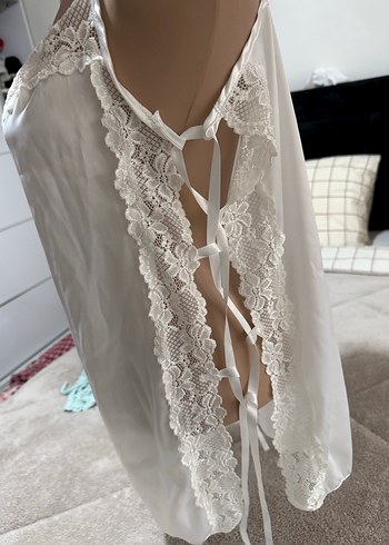 Beyaz Dantelli İp Askılı Midi Gecelik - Görsel 3