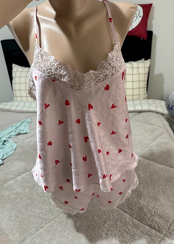 Nakışlı Kırmızı Kalp Desenli Kadın Mini Pijama Takımı - Görsel 2