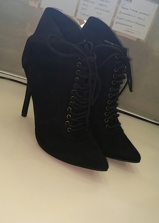 stiletto bottie