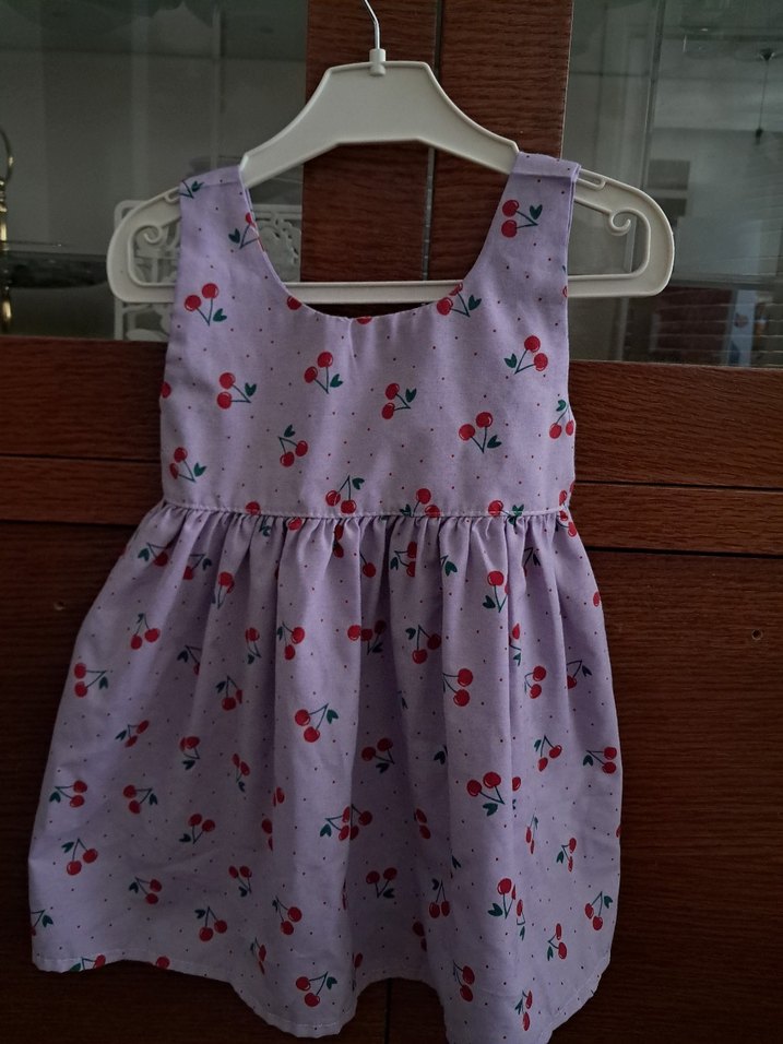 Kolsuz Mor Baskılı Kız Çocuk Elbise - Görsel 2
