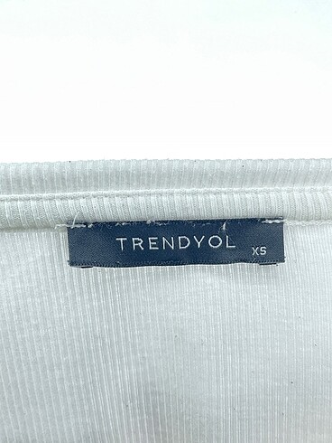 xs Beden beyaz Renk Trendyol & Milla Bluz %70 İndirimli.