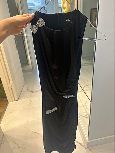 Zara siyah elbise