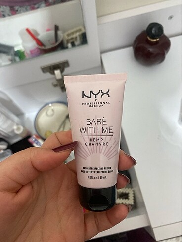 Nyx bare with me