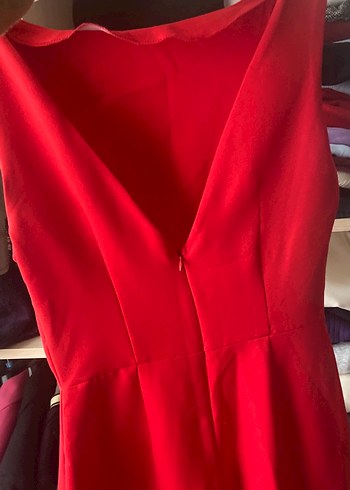 Kolsuz Kırmızı Midi V Yaka Elbise - Görsel 2
