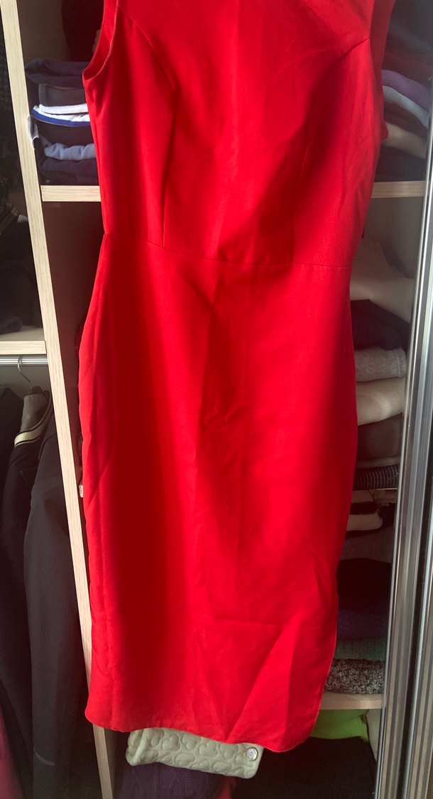 Kolsuz Kırmızı Midi V Yaka Elbise - Görsel 3