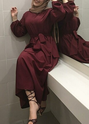Bordo renk belden kuşaklı uzun elbise