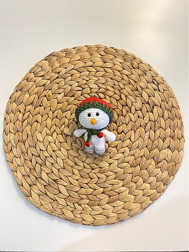 Beden Amigurumi kardan adam anahtarlık