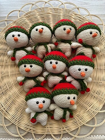 Amigurumi kardan adam anahtarlık