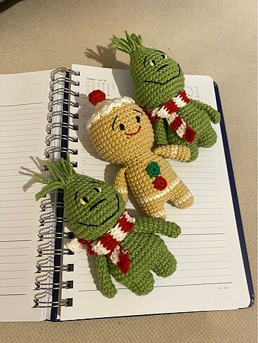 Amigurumi gingerbread man grinch anahtarlık