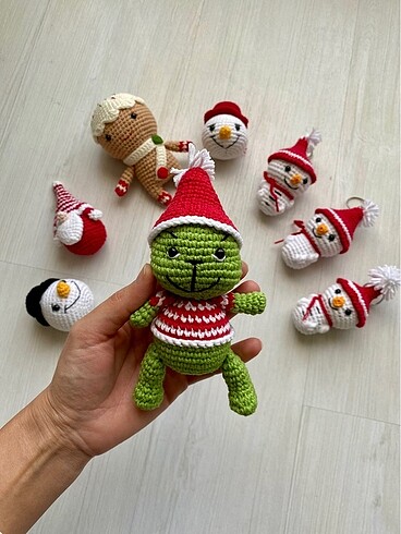 Amigurumi grinch oyuncak yeniyıl hediyesi