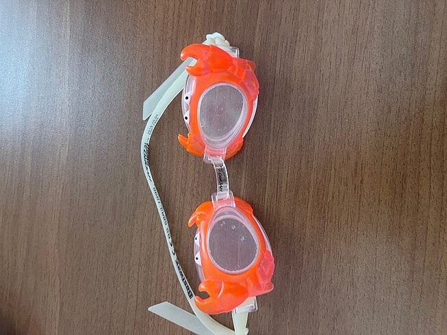 Çocuk deniz havuz gözlüğü