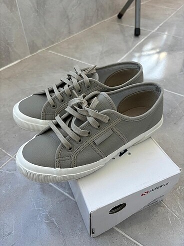 38 Beden gri Renk Superga