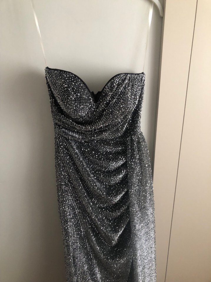 Parlak Gri Drapeli Uzun Straplez Abiye Antrasit - Görsel 3