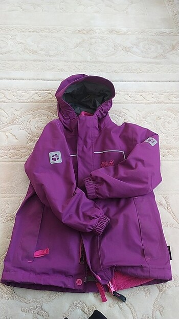 6 Yaş Beden mor Renk Almanya'dan alindi orijinal Jack wolfskin