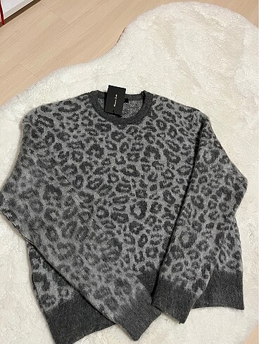 Leopar desenli kazak