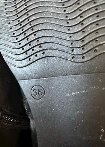 Siyah Deri Tokalı Topuklu Kadın Bot - Görsel 5