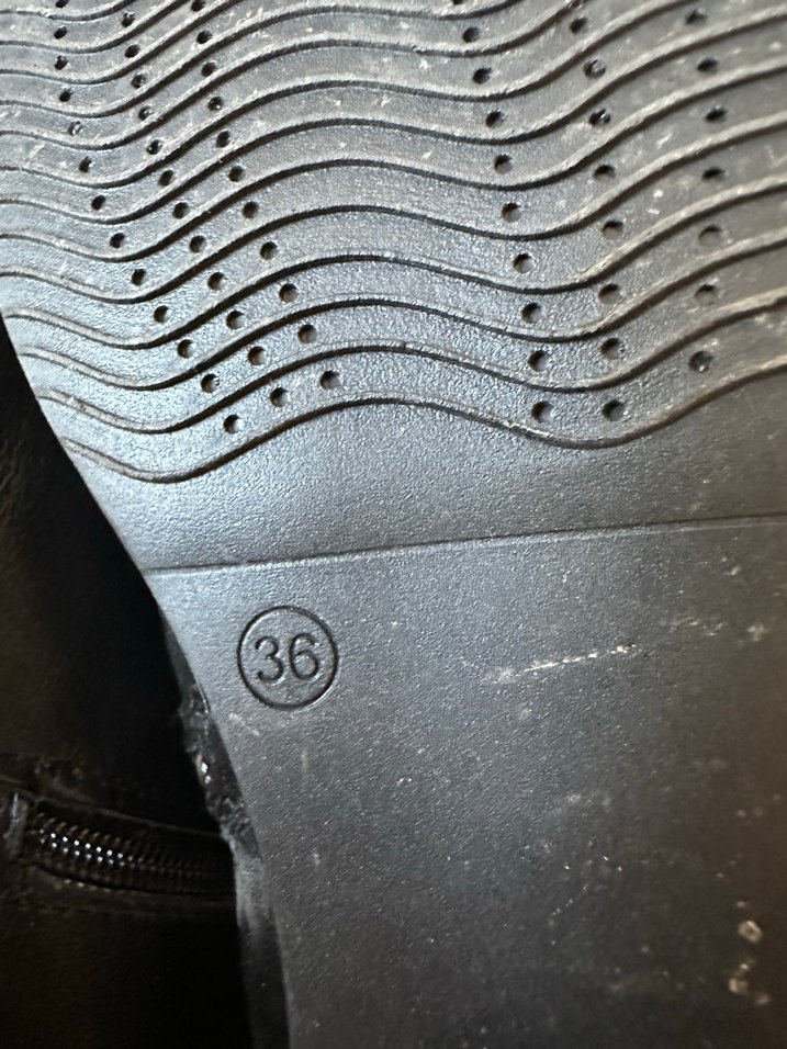 Siyah Deri Tokalı Topuklu Kadın Bot - Görsel 5