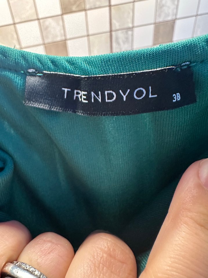 Yeşil Pilili Straplez Midi Elbise - Görsel 4