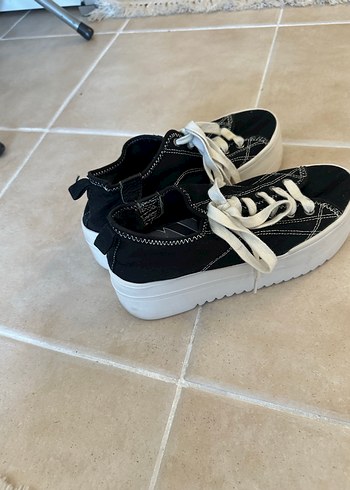 Siyah Düz Tabanlı Kadın Spor Ayakkabı - Görsel 2