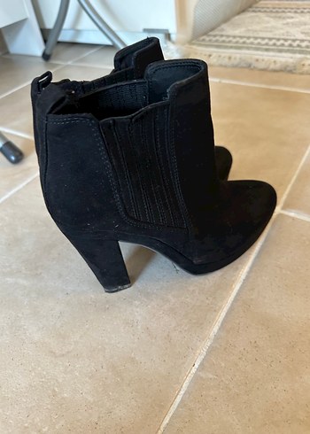 Siyah Süet Tokalı Blok Topuklu Kadın Bot - Görsel 2