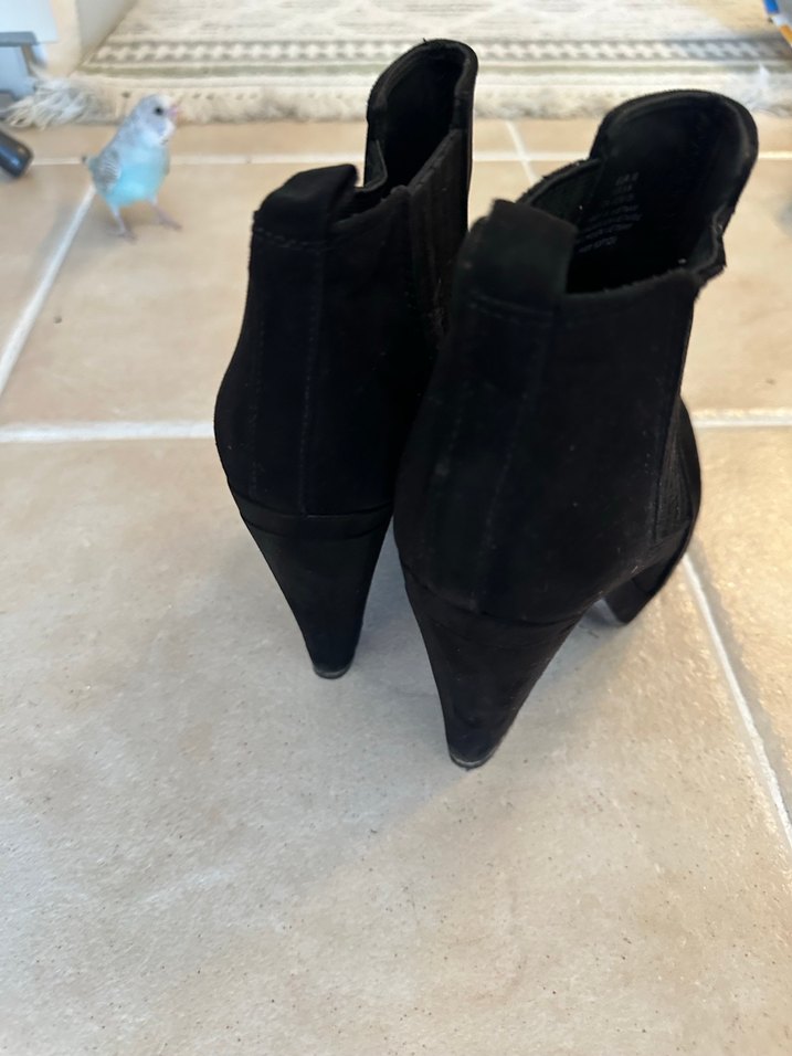 Siyah Süet Tokalı Blok Topuklu Kadın Bot - Görsel 3