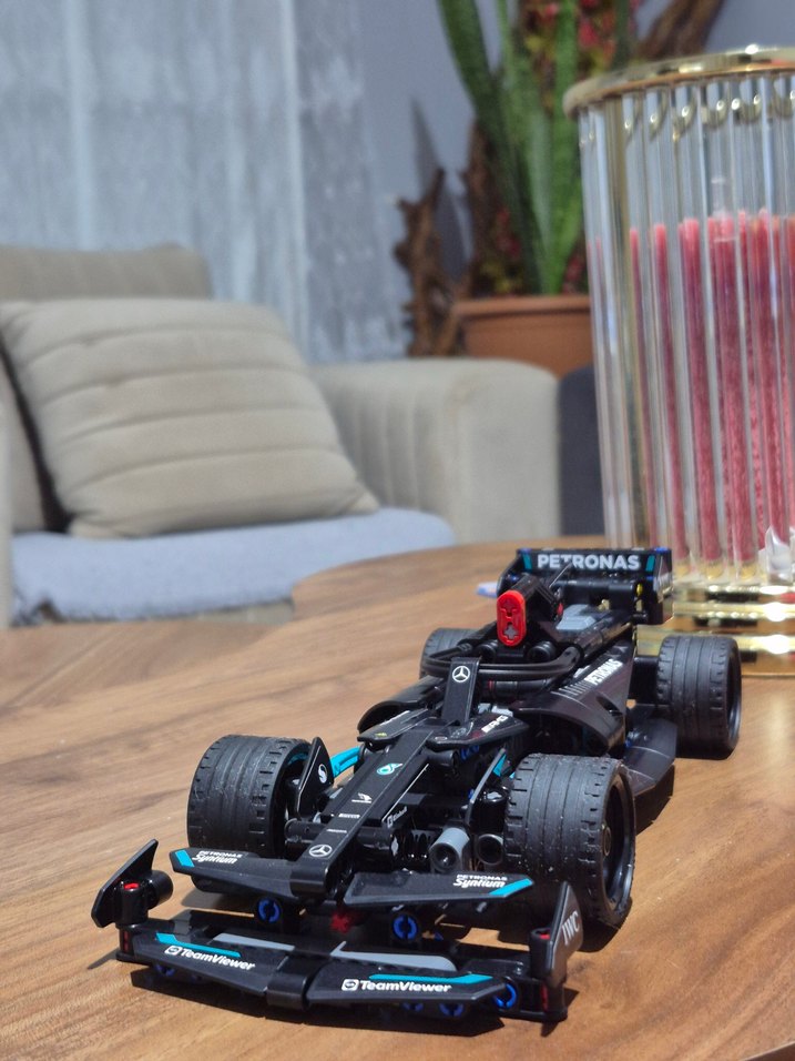 LEGO AMG PETRONAS - Görsel 2