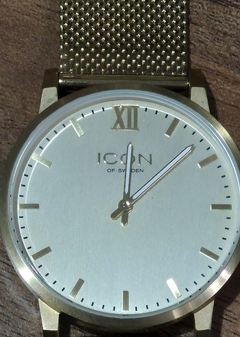 ICON OF SWEDEN ALTIN RENKLİ KOL SAATİ - Görsel 3