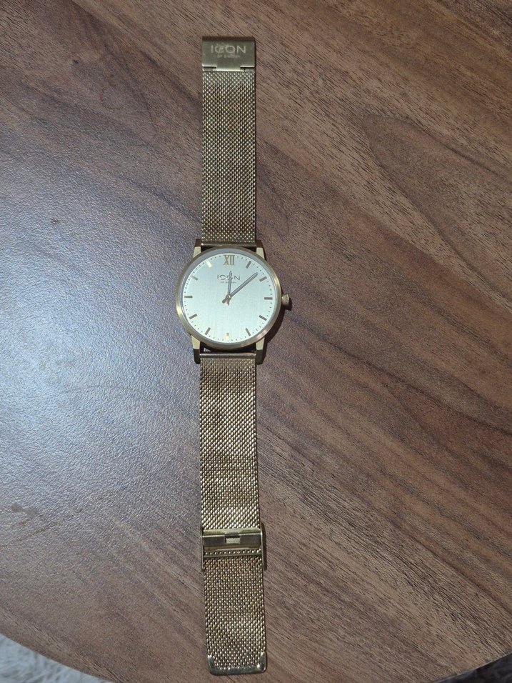 ICON OF SWEDEN ALTIN RENKLİ KOL SAATİ - Görsel 5