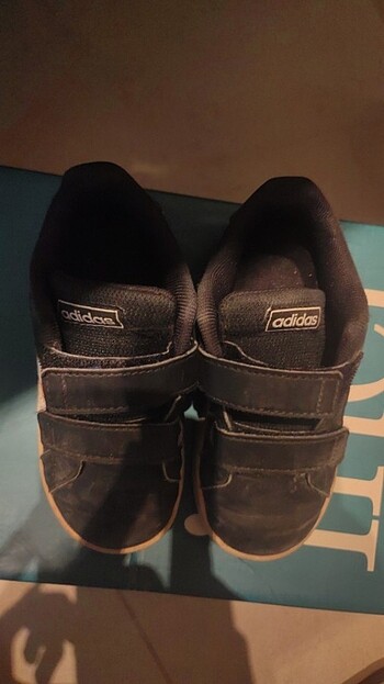 25 Beden siyah Renk Adidas spor ayakkabı 