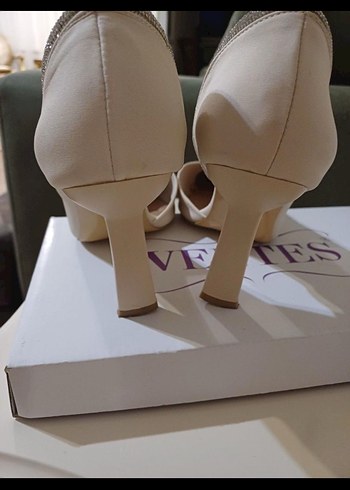 Nine West Taş rengi Pilili Stiletto Topuklu Kadın Ayakkabı