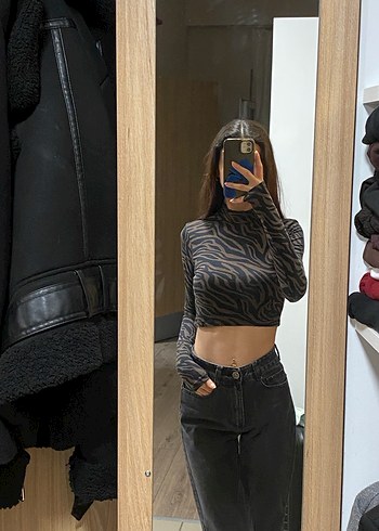 Kahverengi Zebra Desenli Boğazlı Bluz - Görsel 2