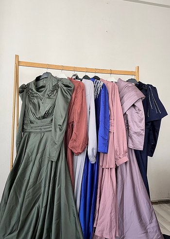 Çok Renkli Drapeli Uzun Kadın Abiye Elbise - Görsel 4