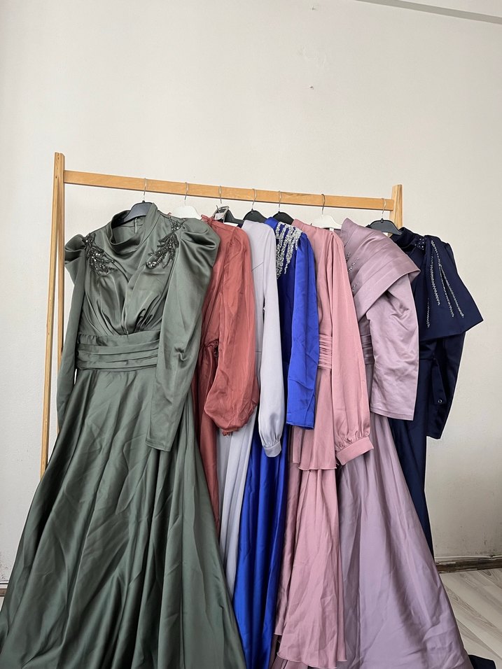 Çok Renkli Drapeli Uzun Kadın Abiye Elbise - Görsel 4