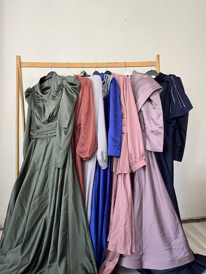 Çok Renkli Drapeli Uzun Kadın Abiye Elbise - Görsel 3