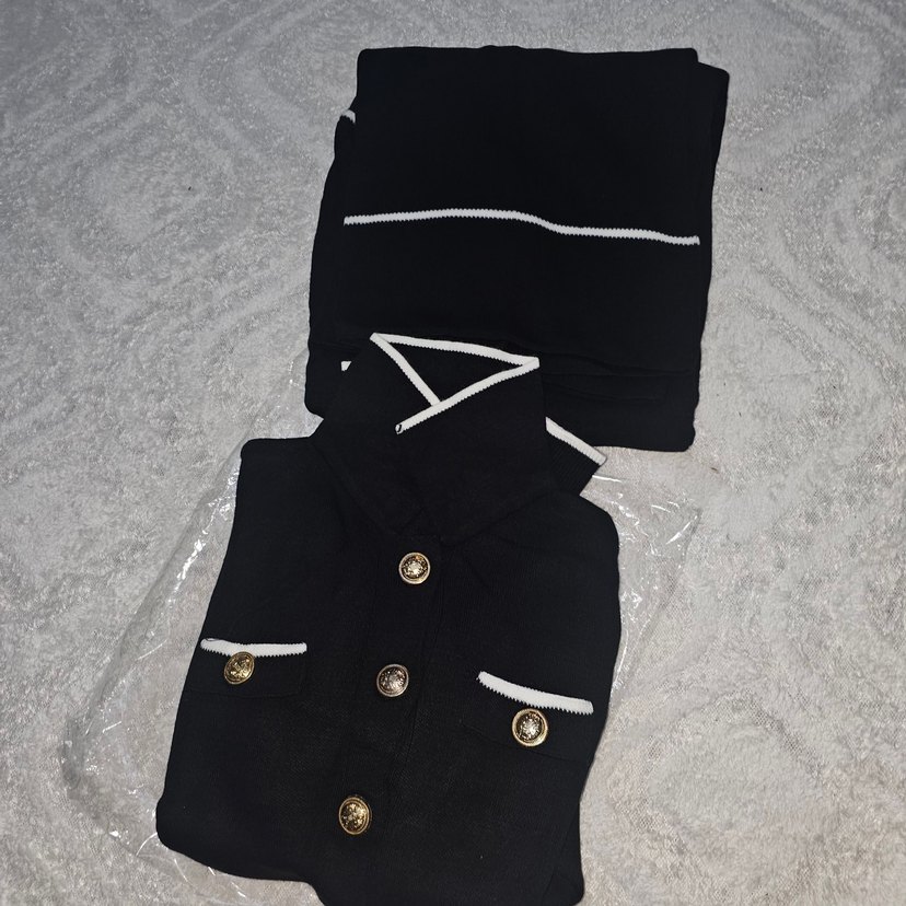 Düğmeli Beyaz Kadın Ofis Takımı - Görsel 3