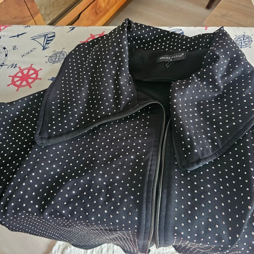 Siyah taşlı Melike Tatar takım - Görsel 4