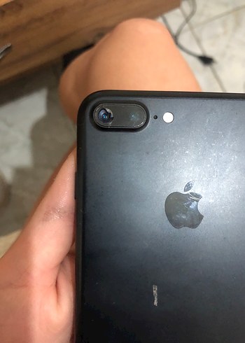 Siyah iPhone, koyu renkli ekran - Görsel 2