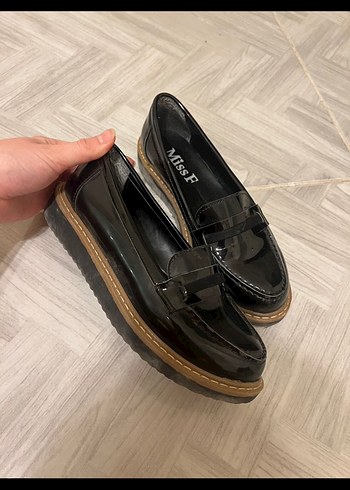 Parlak Siyah Kız Loafer Ayakkabı - Görsel 2