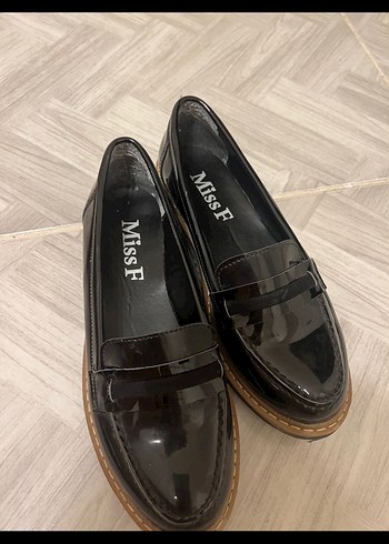 Parlak Siyah Kız Loafer Ayakkabı - Görsel 3