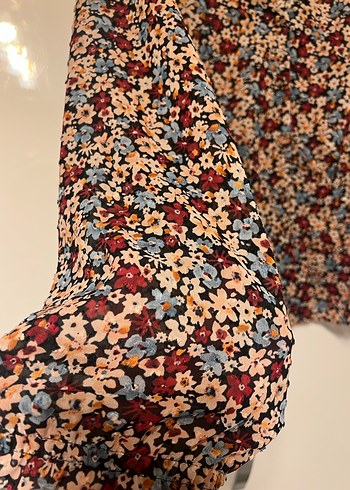 Çiçek Desenli V Yaka Uzun Kollu Bluz - Görsel 3