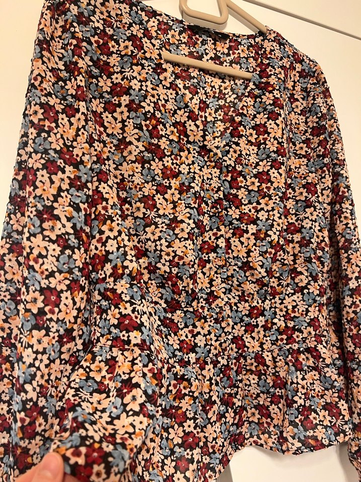 Çiçek Desenli V Yaka Uzun Kollu Bluz - Görsel 2