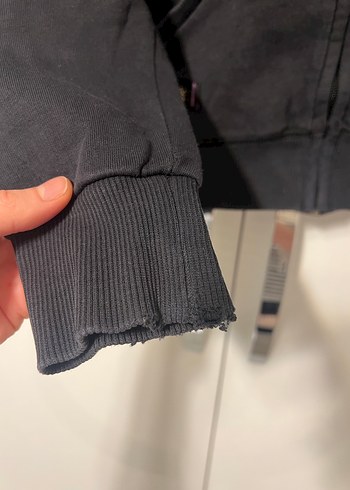 Siyah Fermuarlı Kapüşonlu Kadın hırka - Görsel 4