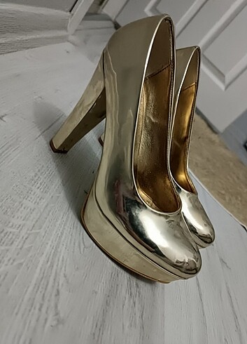 Diğer Gold platform topuk