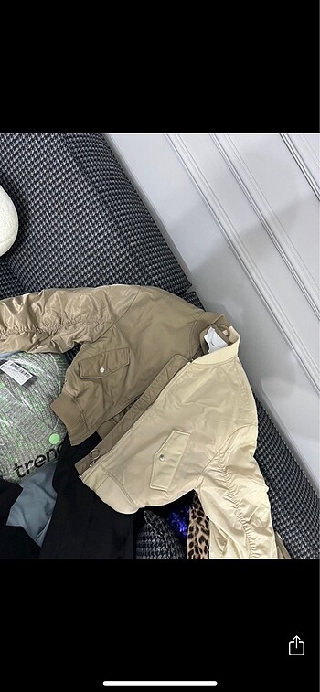 BERSHKA CEKET