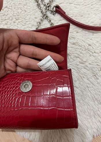 Beden kırmızı Renk Stradivarius Deri Zincir Detaylı Yılan Desenli Çanta