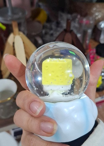 Renkli Sarı Figürlü Kar Küresi - Görsel 2